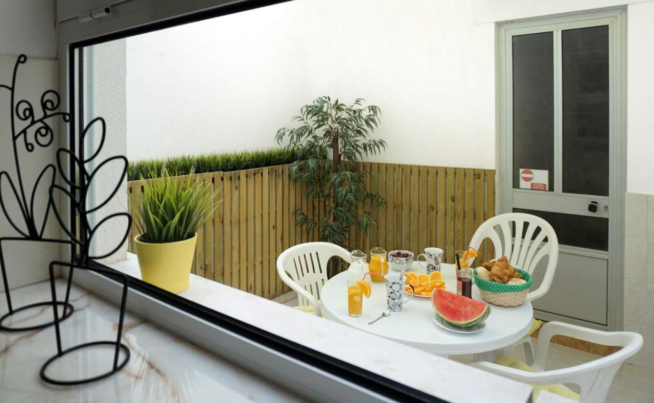 D Wan Guest House Peniche Bagian luar foto