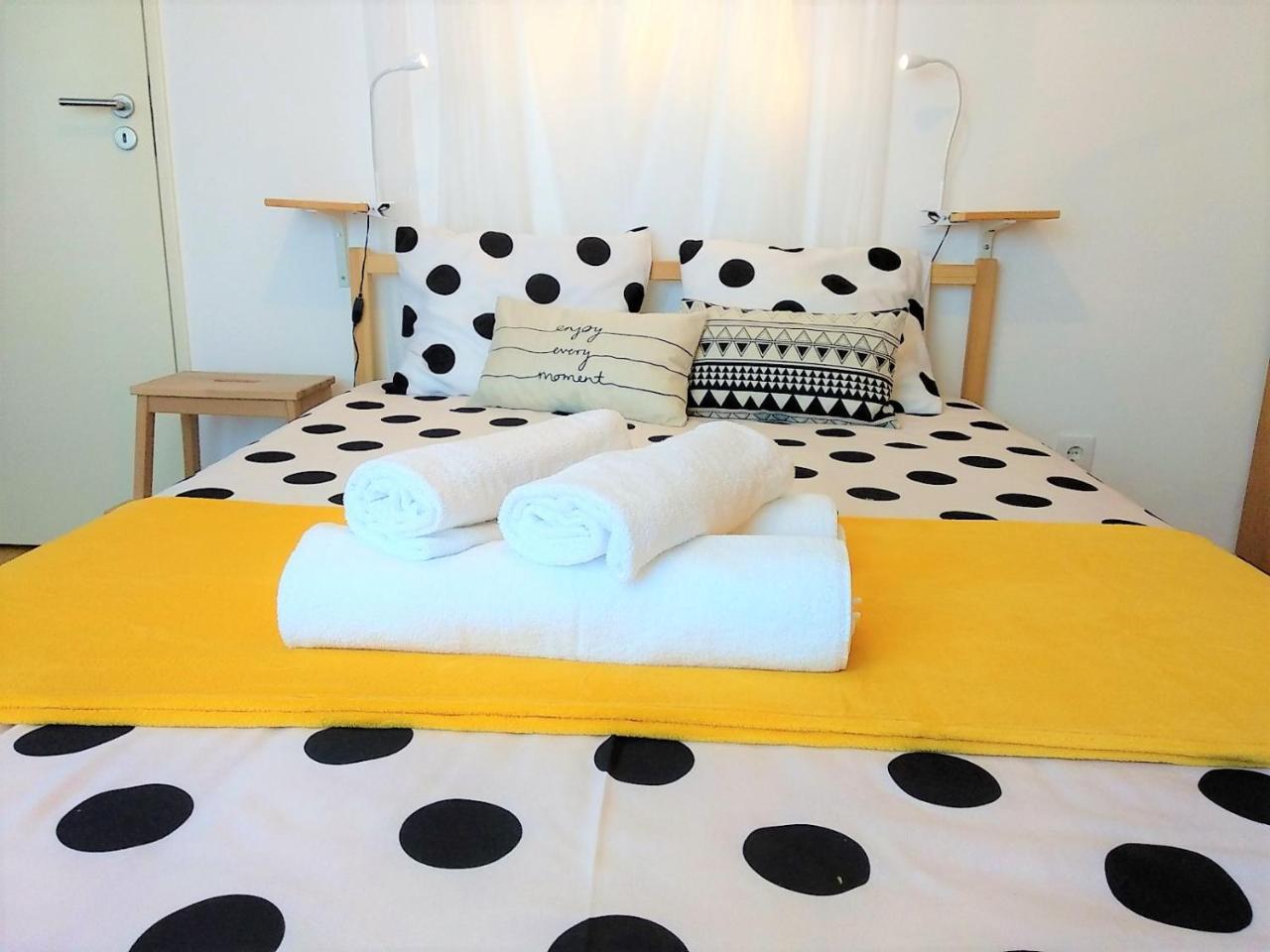 D Wan Guest House Peniche Bagian luar foto