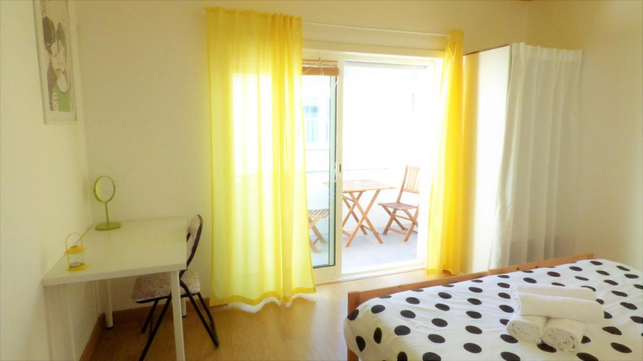 D Wan Guest House Peniche Bagian luar foto