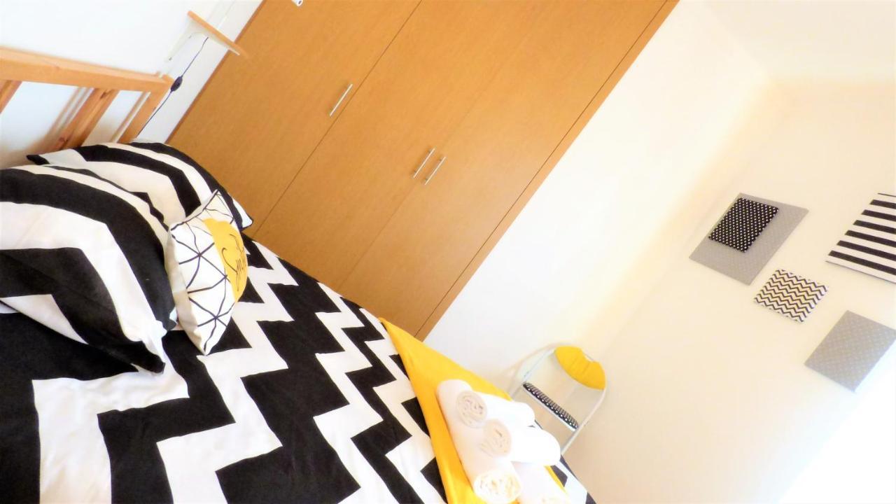 D Wan Guest House Peniche Bagian luar foto